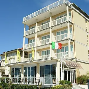 https://savoy-hotel.it-tuscanyhotel.com