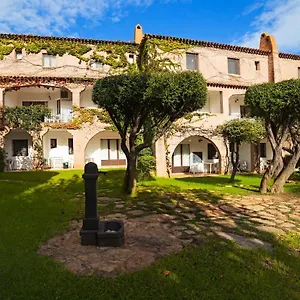 La Rosa Aparthotel Loiri Porto San Paolo